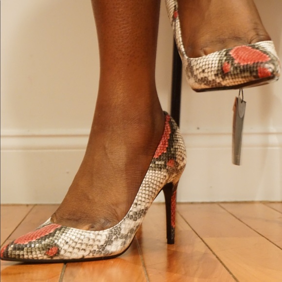 Croc style red and white pumps - Picture 4 of 5